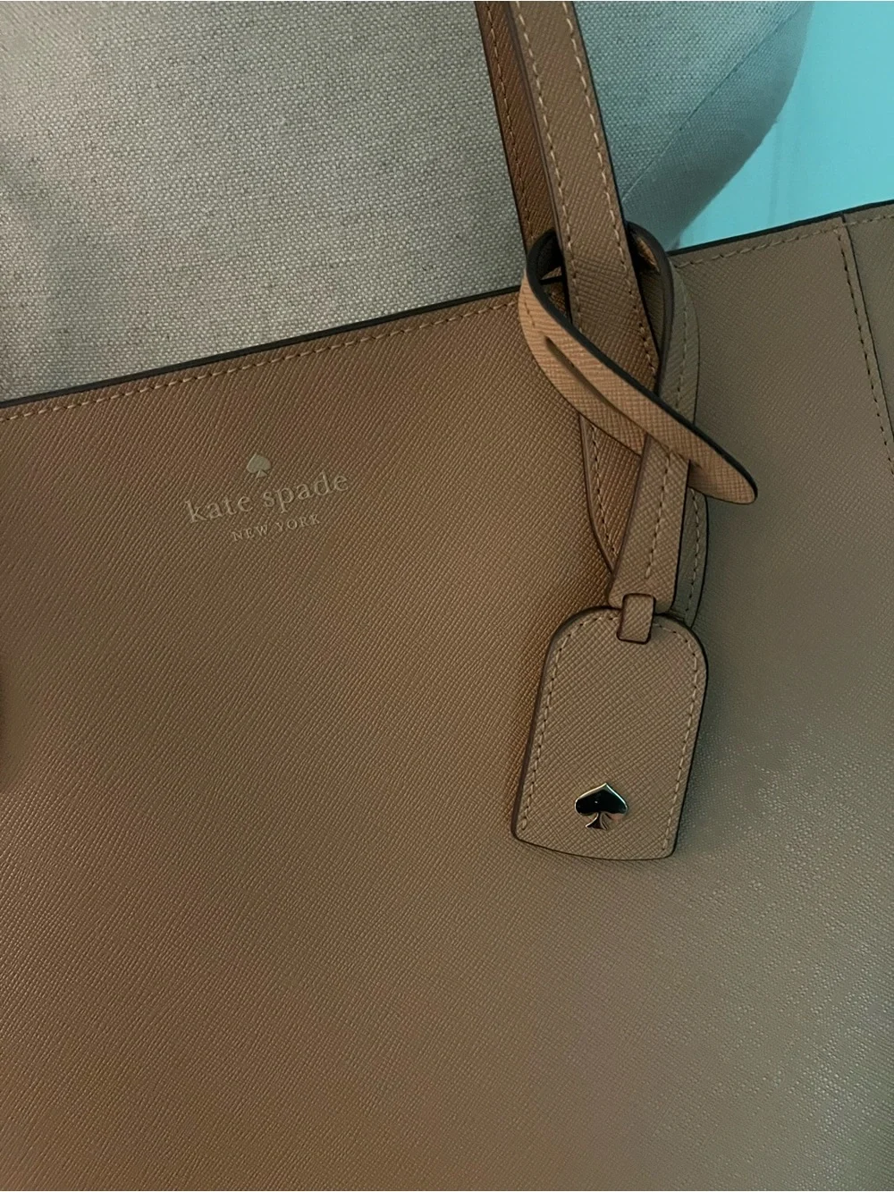 Kate Spade New York Dana Tote in Textured Warm Beige Finish. New without tags